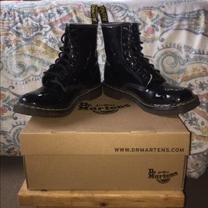 Dr Martens Black Leather Lace Up Boots - Size US 8